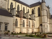 Les côtés et le transept de l'église abbatiale ou église Saint-Pierre